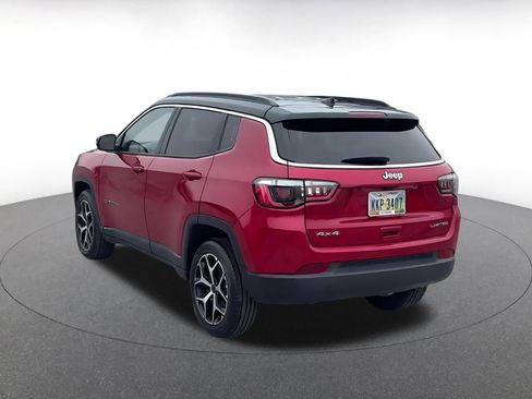 Used 2025 Jeep Compass Limited image 11