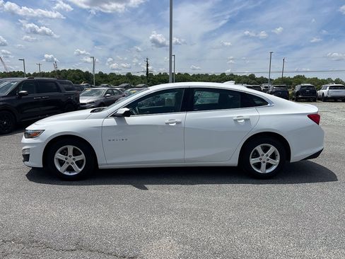 Used 2024 Chevrolet Malibu LT FWD image 2