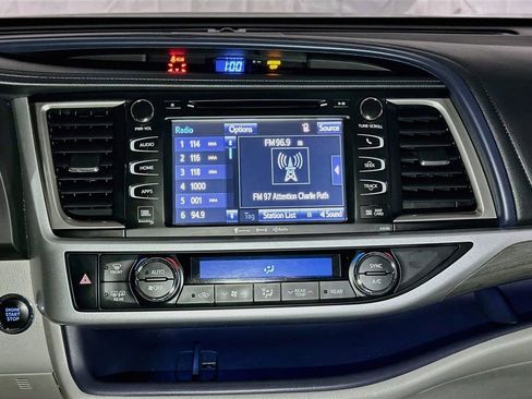 Used 2018 Toyota Highlander Limited AWD/4WD image 11