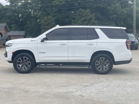 Used 2023 Chevrolet Tahoe Z71 w/ Luxury Package AWD/4WD image 3