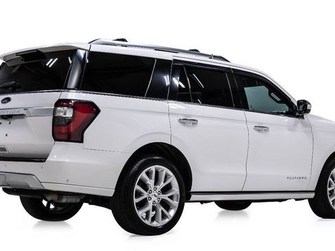 Used 2018 Ford Expedition Platinum image 3