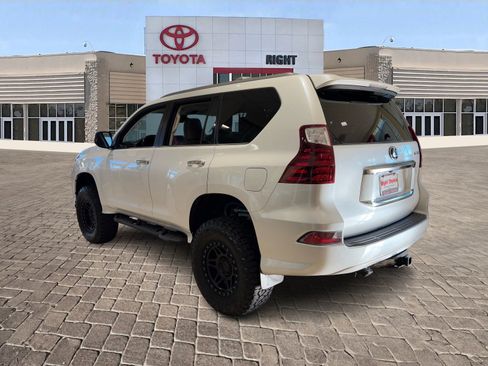 Used 2023 Lexus GX 460 Premium image 3