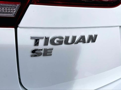 Used 2019 Volkswagen Tiguan SE image 30