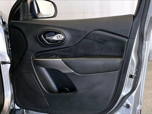 Used 2021 Jeep Cherokee Latitude image 26