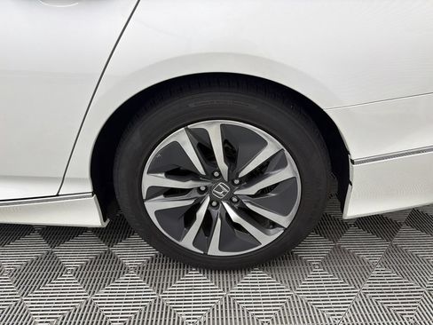 Used 2021 Honda Accord EX image 19