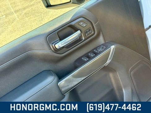 Used 2022 GMC Sierra 2500 AT4 image 17