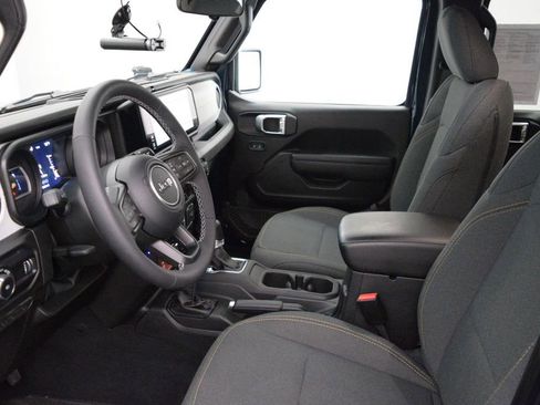 Used 2025 Jeep Wrangler Unlimited Sport AWD/4WD image 10