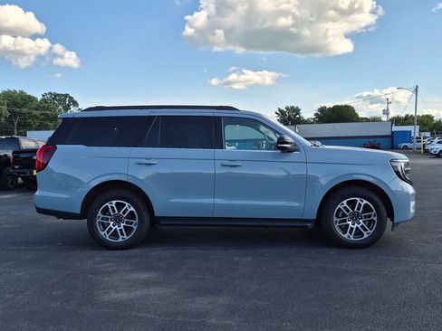 Used 2025 Ford Expedition Active AWD/4WD image 8
