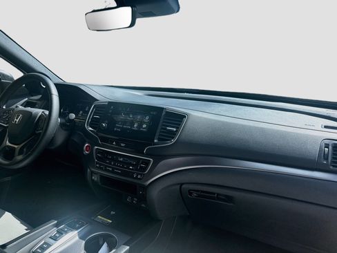 Certified 2024 Honda Passport EX-L image 32