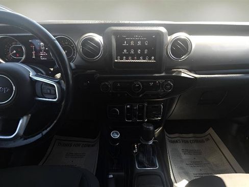 Used 2021 Jeep Wrangler Unlimited Sahara AWD/4WD image 15