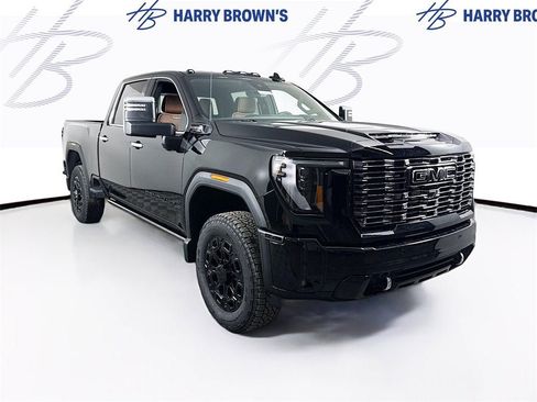 New 2026 GMC Sierra 3500 Denali Ultimate w/ LPO, Black Badging Package image 28