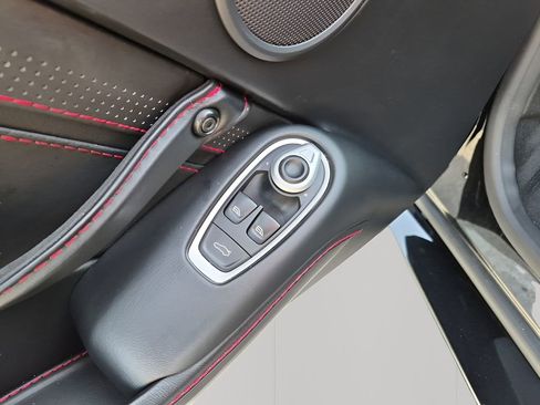 Used 2019 Aston Martin V8 Vantage Coupe image 19