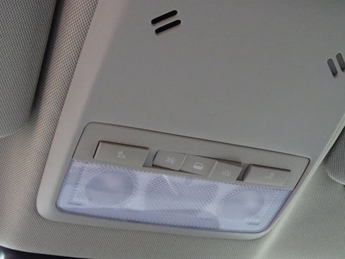 Used 2022 Buick Encore Preferred w/ Safety Package II image 32