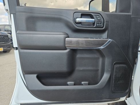 Used 2021 Chevrolet Silverado 2500 LTZ image 11