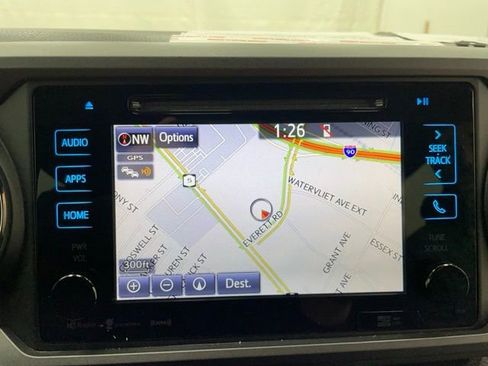 Used 2019 Toyota Tacoma TRD Off-Road image 4