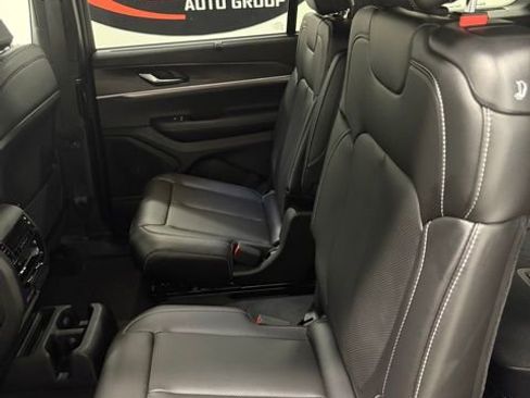 New 2025 Jeep Grand Cherokee L Limited w/ Luxury Tech Group II image 13