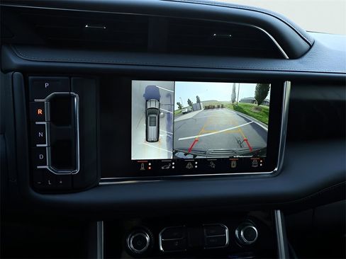 Used 2024 GMC Yukon Denali w/ Denali Reserve Package image 27