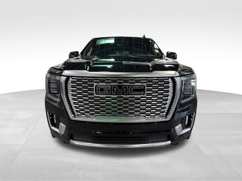 Used 2023 GMC Yukon XL Denali AWD/4WD image 2