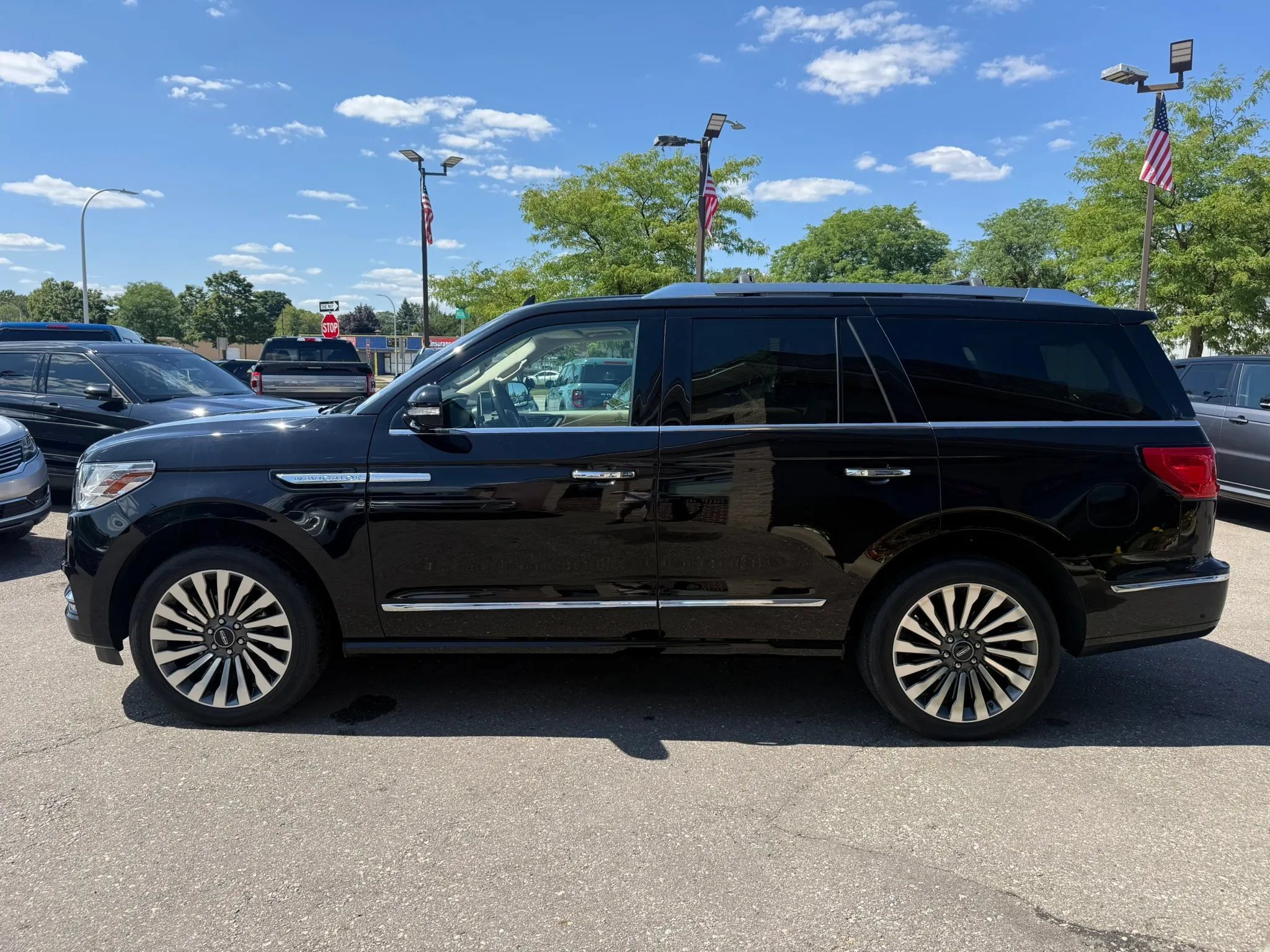 Used 2019 Lincoln Navigator Reserve w/ Cargo Package AWD/4WD image 8