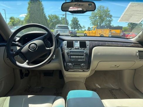 Used 2011 Cadillac DTS Luxury FWD image 7