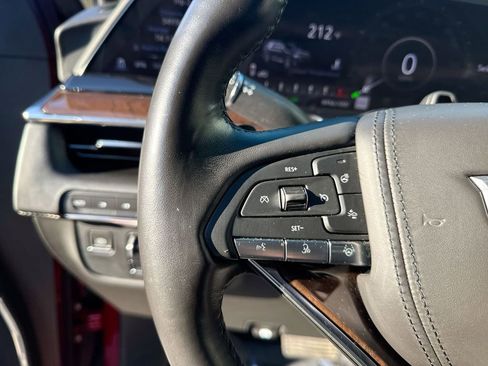 Used 2023 Cadillac Escalade Premium Luxury Platinum AWD/4WD image 17