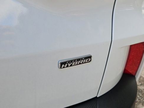 Used 2024 Ford Escape SE FWD image 32