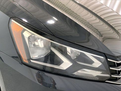 Used 2017 Volkswagen Passat 1.8T R-Line image 28