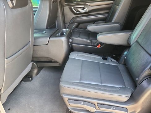 Used 2024 Chevrolet Suburban Z71 w/ Luxury Package AWD/4WD image 11