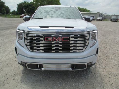 New 2026 GMC Sierra 1500 Denali w/ Denali Reserve Package AWD/4WD image 13