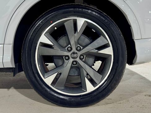 Used 2022 Audi Q4 e-tron Premium Plus image 33