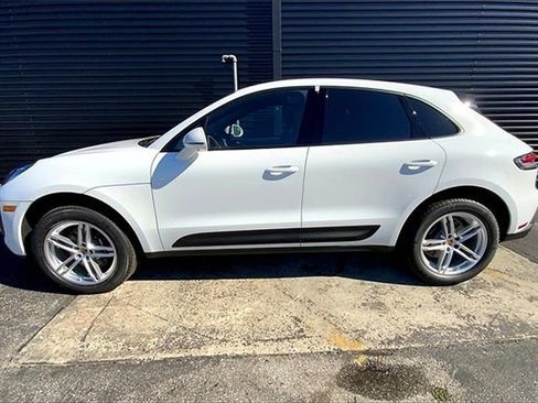 Certified 2026 Porsche Macan image 2