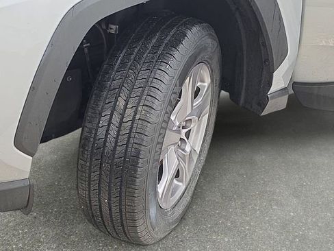 Certified 2025 Toyota RAV4 XLE FWD image 28