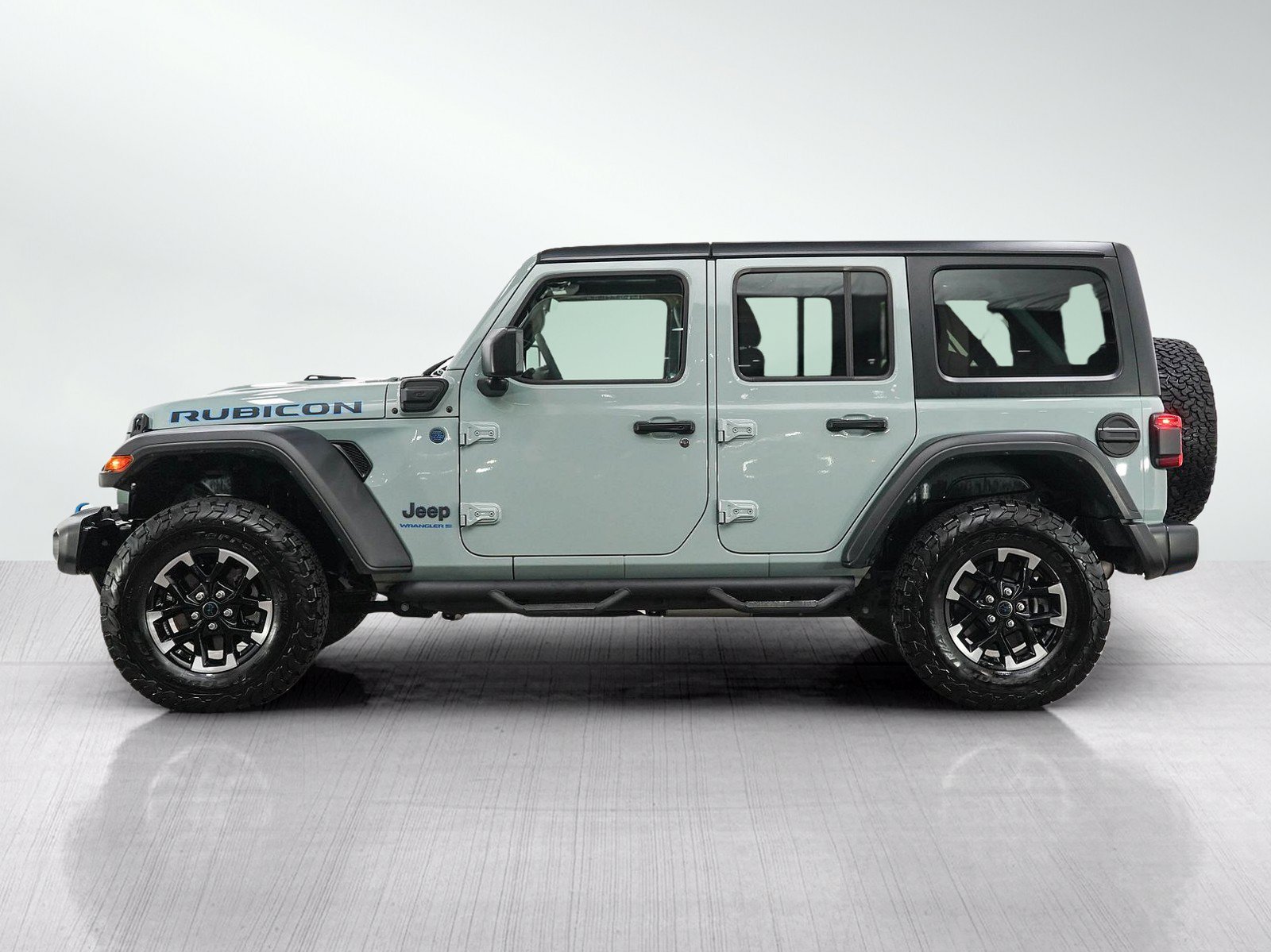 Used 2024 Jeep Wrangler Unlimited Rubicon 4xe w/ Technology Group AWD/4WD image 2
