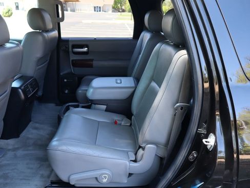Used 2011 Toyota Sequoia Platinum AWD/4WD image 20