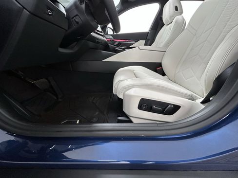 Used 2026 BMW i5 eDrive40 w/ Premium Package image 31