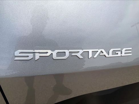 Used 2024 Kia Sportage LX FWD image 31