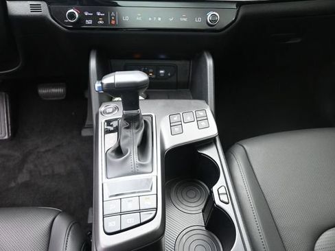 Used 2026 Kia Sportage SX FWD image 13