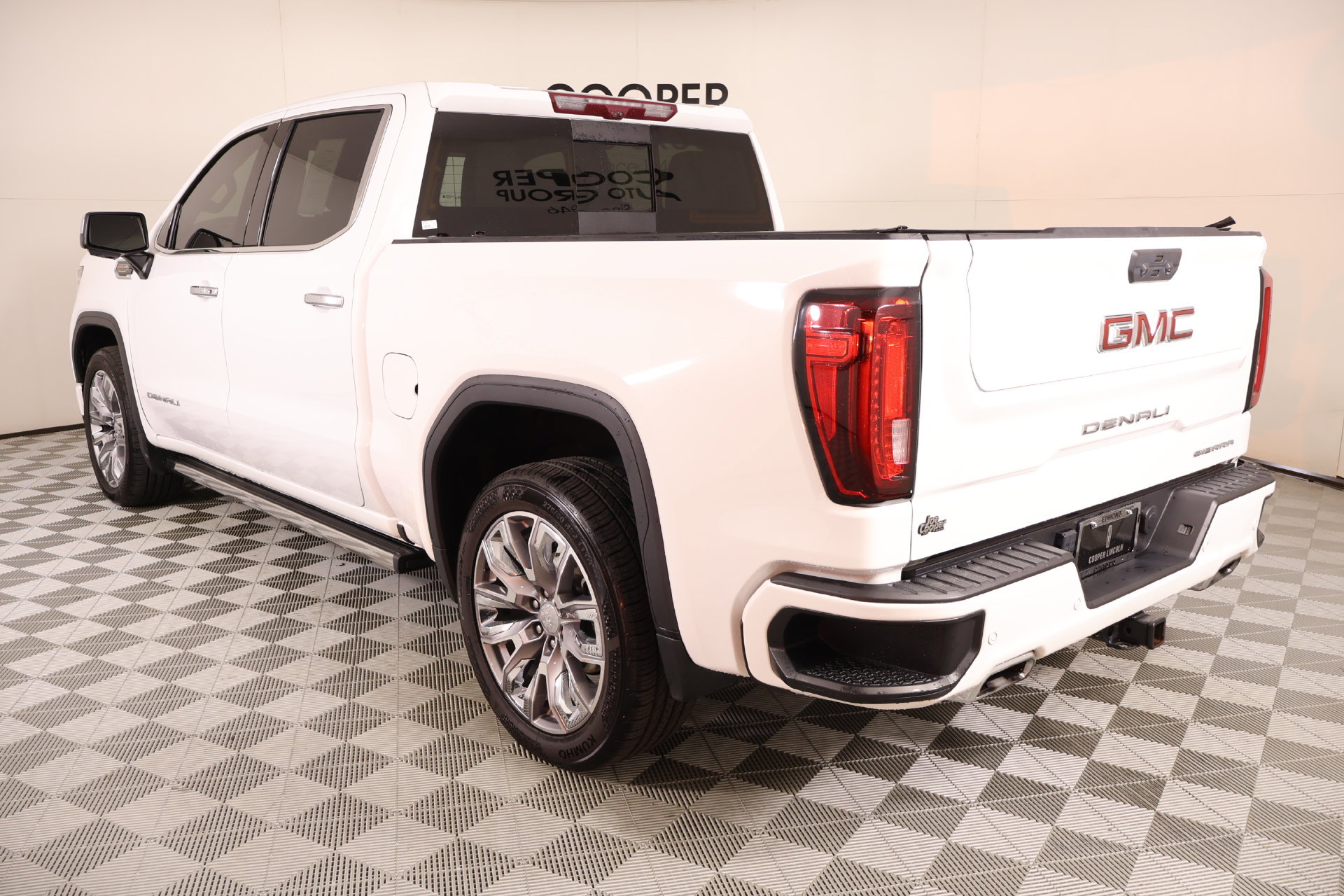 Used 2024 GMC Sierra 1500 Denali w/ Denali Reserve Package AWD/4WD image 22