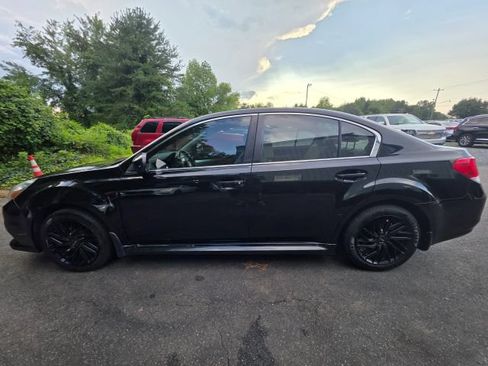 Used 2013 Subaru Legacy 2.5i Premium w/ All-Weather Pkg AWD/4WD image 8