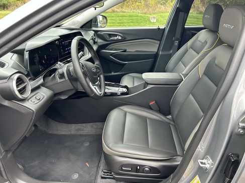 Used 2025 Chevrolet Trax ACTIV w/ Driver Confidence Package image 21