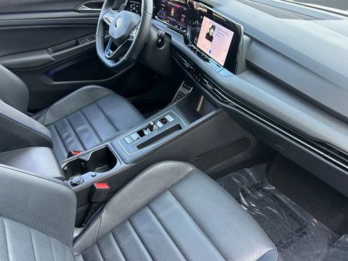 Used 2022 Volkswagen Golf R image 32