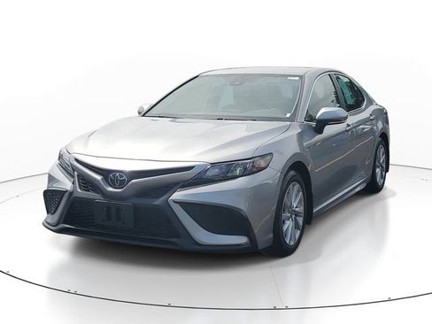 Used 2023 Toyota Camry SE AWD/4WD image 2