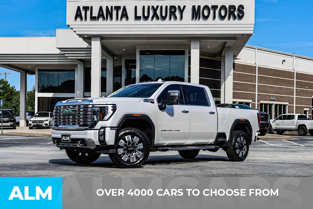 Used 2024 GMC Sierra 3500 Denali w/ Technology Package AWD/4WD image 2