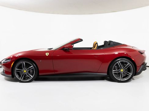 Used 2024 Ferrari Roma Spider image 3