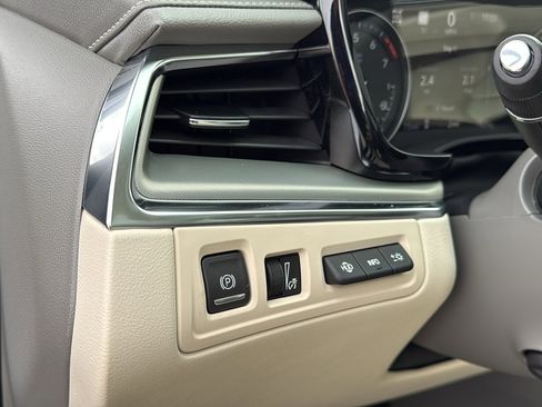 New 2026 Cadillac XT5 Premium Luxury w/ LPO, Floor Liner Package image 13