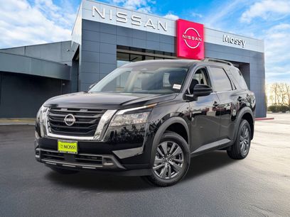 New 2025 Nissan Pathfinder SV w/ SV Premium Package