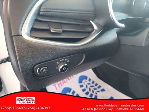 Used 2019 Chevrolet Malibu Premier w/ Sun and Wheel Package image 12