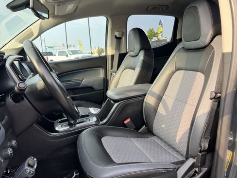 Used 2015 Chevrolet Colorado Z71 AWD/4WD image 12