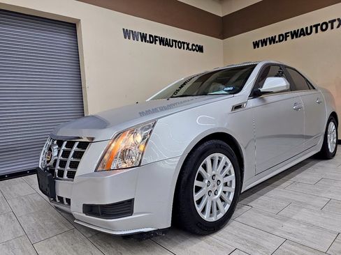 Used 2013 Cadillac CTS Luxury RWD image 2