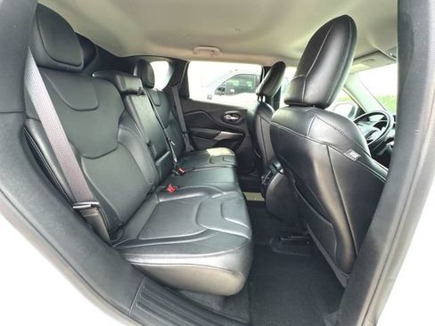 Used 2019 Jeep Cherokee Limited AWD/4WD image 27